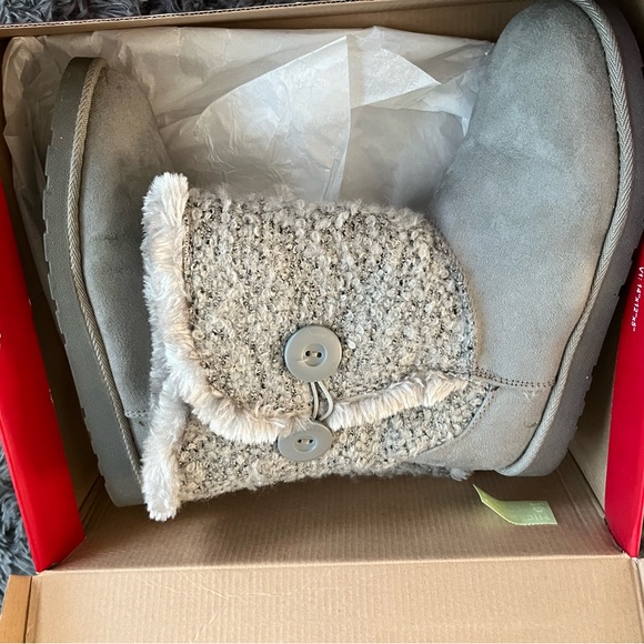 Size 9 Gray Boots By Sparkle - Picture 5 of 6
